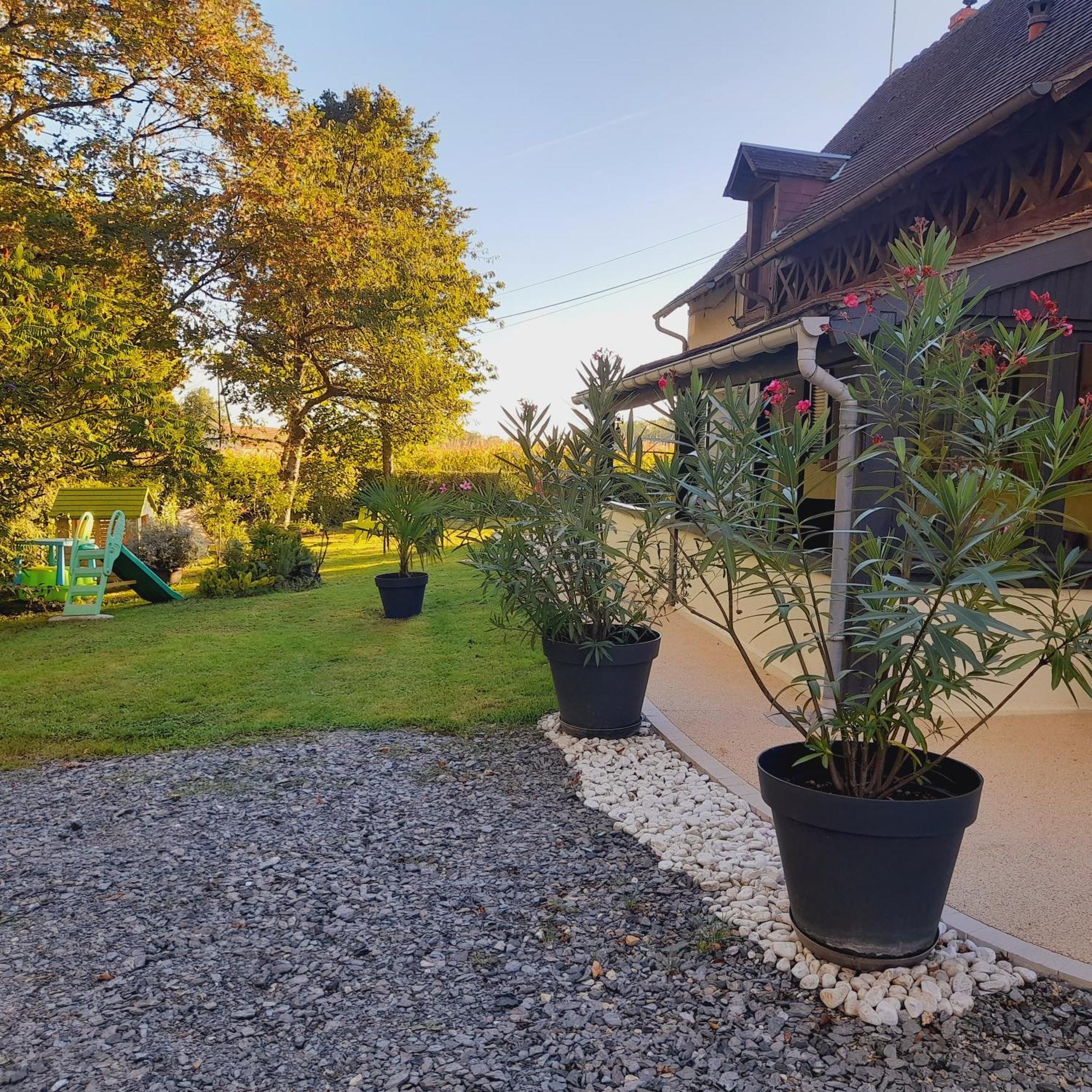 Gite les Vignes du Château - 4 personnes Gehee Exterior foto