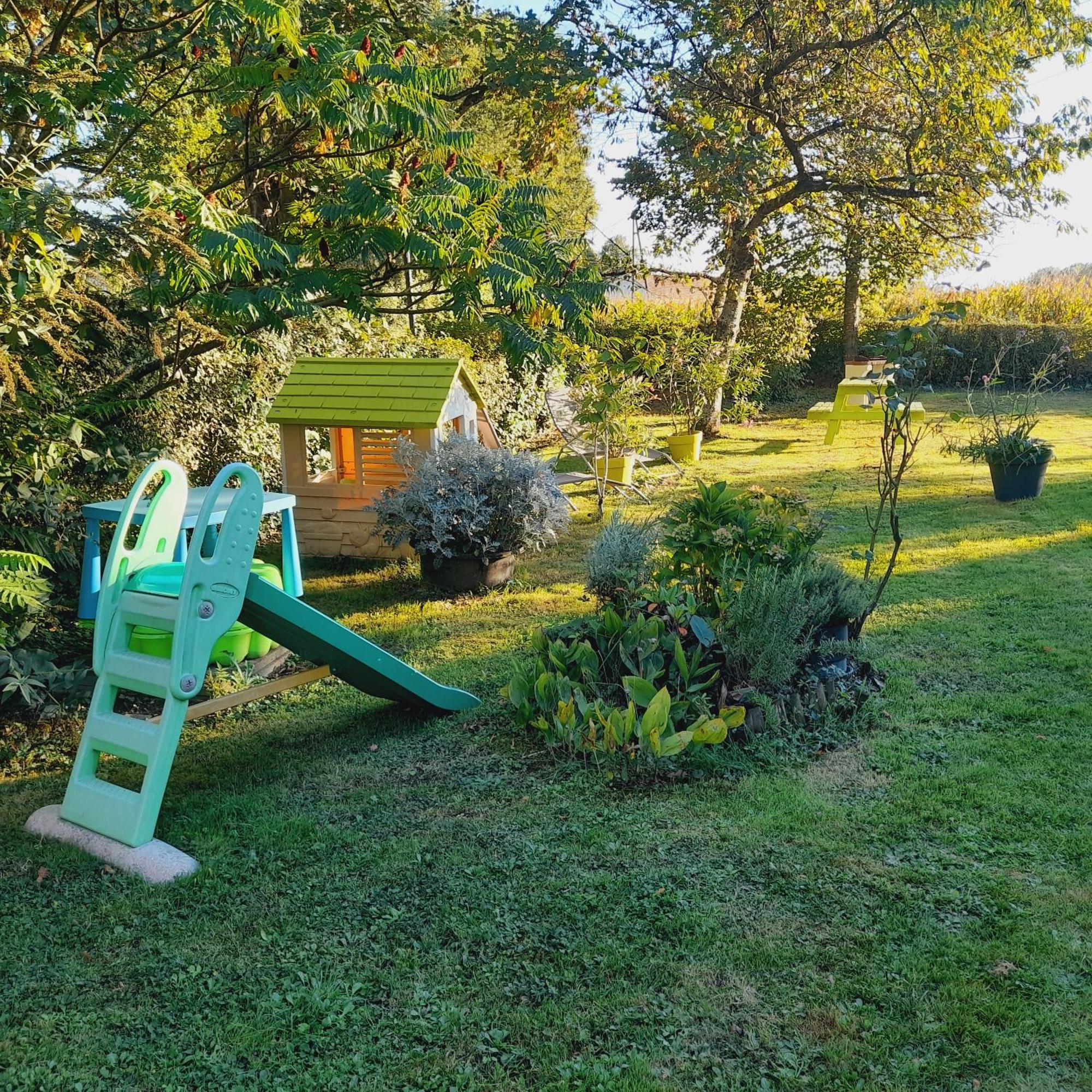 Gite les Vignes du Château - 4 personnes Gehee Exterior foto